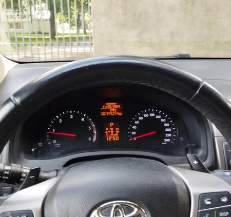 Toyota Avensis cena 35000 przebieg: 175000, rok produkcji 2013 z Łódź małe 37